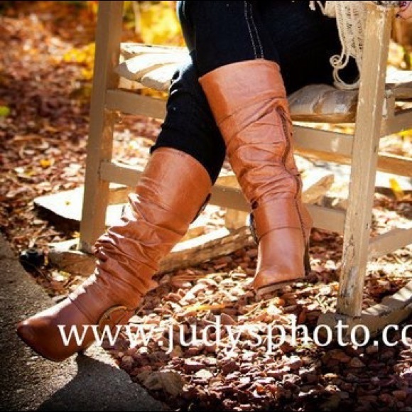 Camel colored wedge boots - Picture 8 of 8